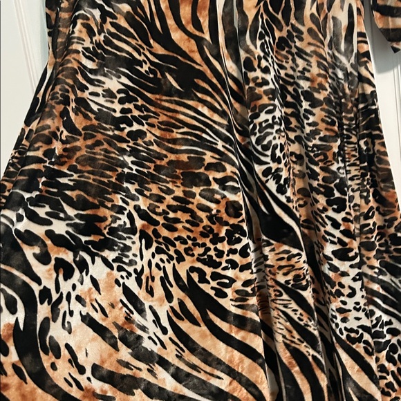 Tiger/Leopard Velvet Dress - Picture 2 of 8